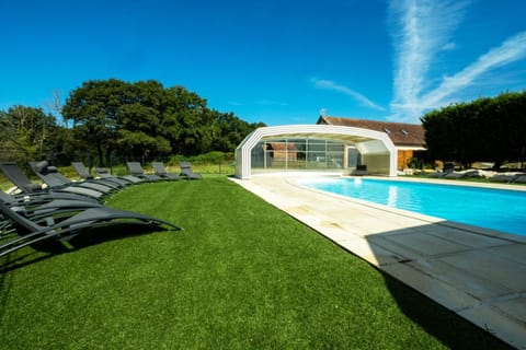 Natural landscape, Garden, Garden view, Pool view, Swimming pool, sunbed