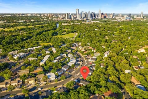 NEW Luxury Bungalow Zilker & Barton Springs Casa in Zilker