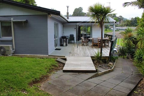 Bobs Haven - Long Bay Coromandel House in Coromandel