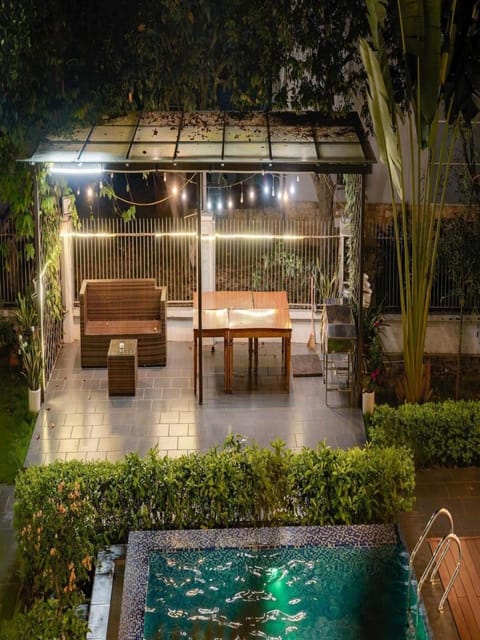 Villa Tuần Châu 10 phòng ngủ - sát biển - bể bơi - sân vườn BBQ Apartment in Laos