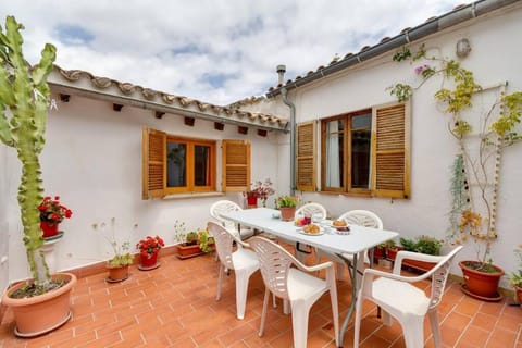 Patio, Dining area