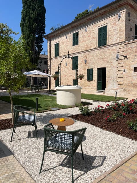 Property building, Spring, Day, Garden, Garden, Seating area, Garden view