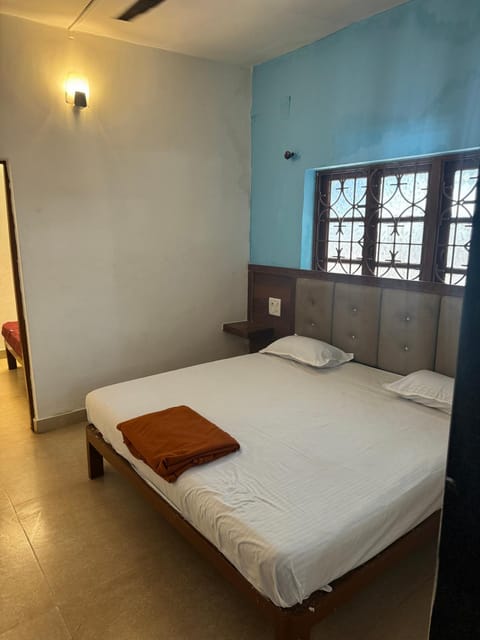 Kpn Holiday Homes Bed and Breakfast in Baga