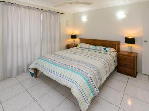 Entire Home minutes to beach House in Hervey Bay