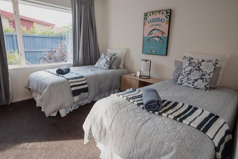 Hidden Gem of Christchurch - Sleeps 13 House in Christchurch