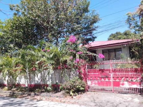 Big and Spacious House near 7-11 Apartment in Bacolod