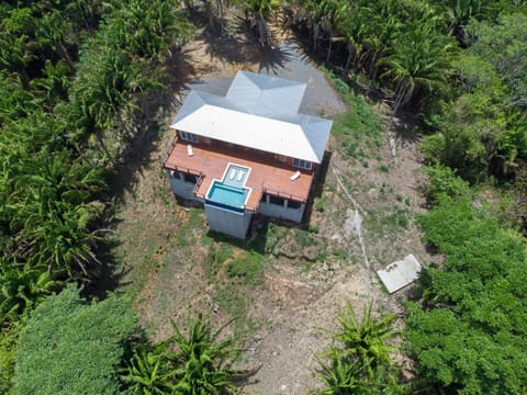 Mountain House Palmetto Bay with Private Pool Villa in Bay Islands Department