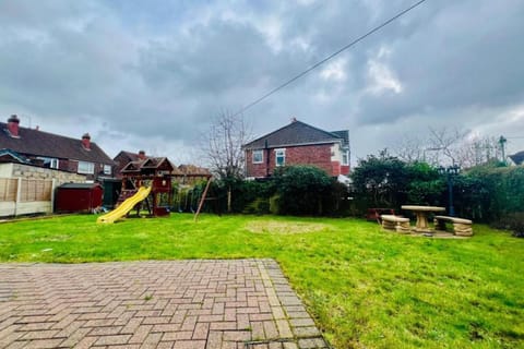 Manchester sweet home - Spacious 7BR House Casa in Prestwich