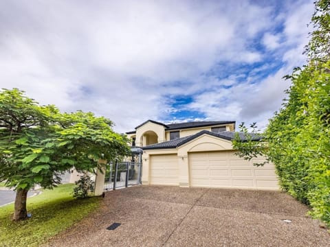 Spacious Comfy 5 Bedroom Home near Sunnybank House in Brisbane