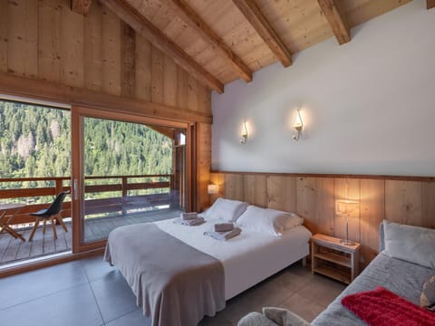 Chalet 1100 - Bo Immobilier Chatel - à mi-chemin du centre et du Linga - jacuzzi sauna et cheminée Chalet in Châtel