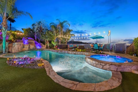 Dream Home with Pool, Water Slide, Spa and Views Casa in Rancho Penasquitos