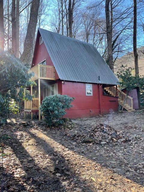 Relaxing Creek Cabin Maison in East Fork