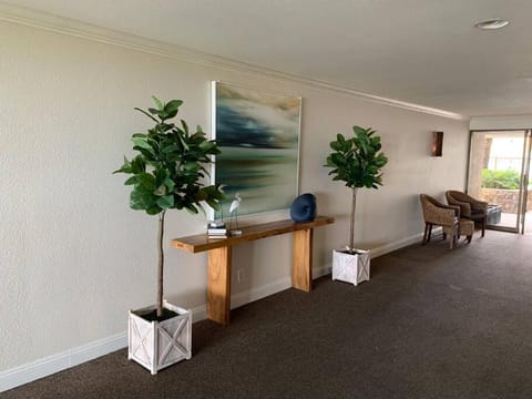 Ocean Breeze 2 bedroom Apartment in Pacific Beach