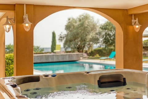 Hot Tub, Pool view, Swimming pool, sunbed