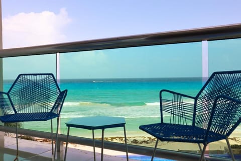 Apt with Ocean View, 1 min to Coco Bongo Apartment in Cancun