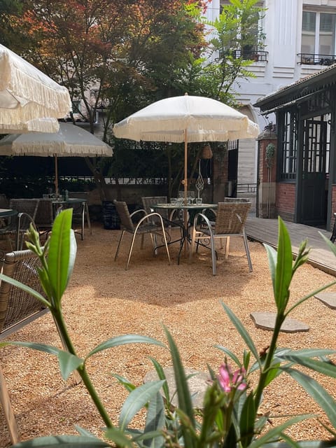 Patio, Restaurant/places to eat