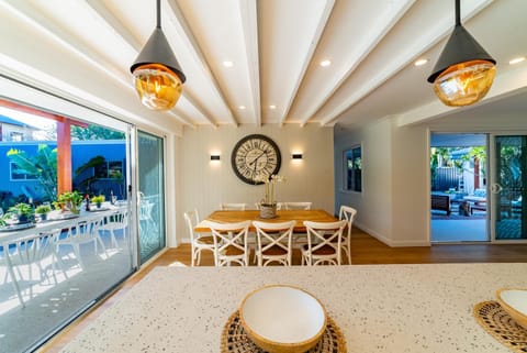 HolidayRento - Capri Beach House Villa in Shoal Bay