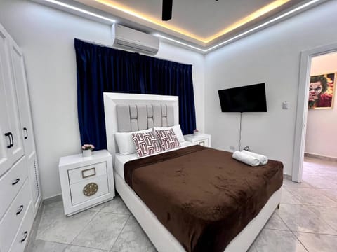 Bed, TV and multimedia, Bedroom, air conditioner