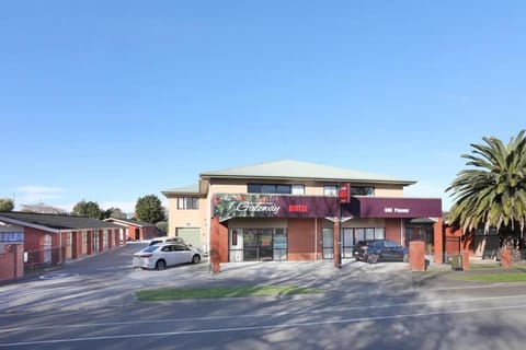 Property building, Street view, Location