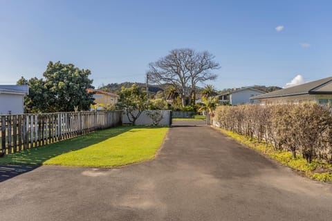 Hosts on the Coast Buffalo Beach Escape House in Whitianga