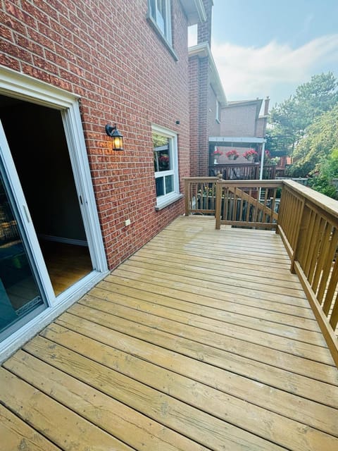 Room With Private Patio Next to Toronto Airport Vacation rental in Milton