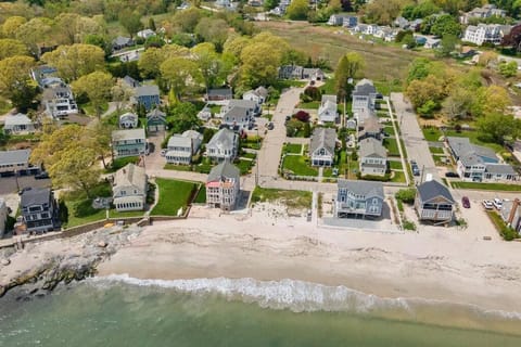 Neighbourhood, Natural landscape, Bird's eye view, Sea view