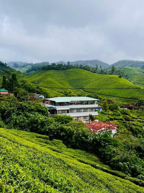 Property building, Day, Natural landscape, Mountain view