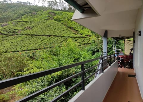 Day, Natural landscape, Garden, Balcony/Terrace, Garden view, Mountain view