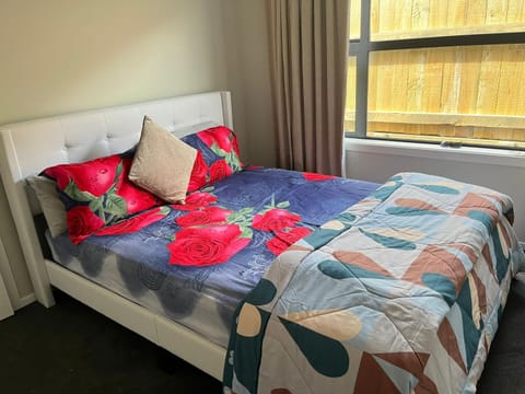 Private Room in Shared House Vacation rental in Lower Hutt