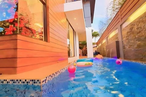 The Luxury Pool House in Pasig mel Apartment in Marikina