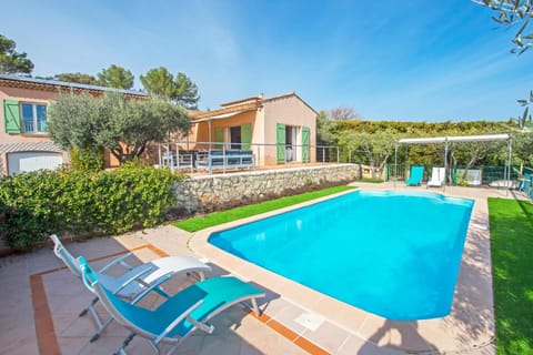 Villa Font du Roux - piscine chauffée - pétanque - adapté mobilité réduite House in Flayosc