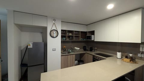 Kitchen or kitchenette, oven