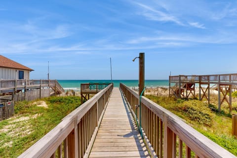 The Sundowners House in Surf City