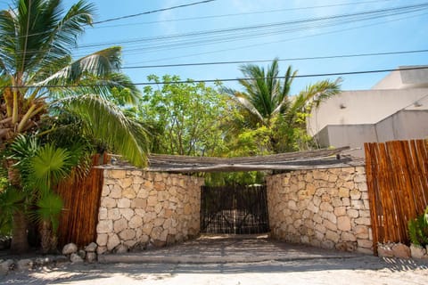 Property building, Facade/entrance, Street view