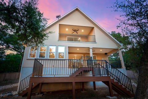 Canyon Star - Sleeps 10 Foosball Table House in Canyon Lake