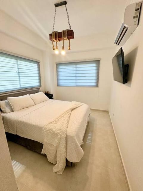 Bed, TV and multimedia, Bedroom, air conditioner