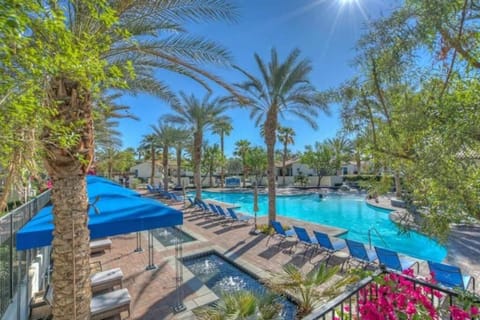 Natural landscape, Garden view, Pool view, Swimming pool, sunbed