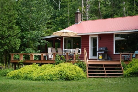 Mary Lake Sunset Lodge House in Huntsville