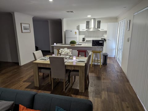 Dining area, kitchen