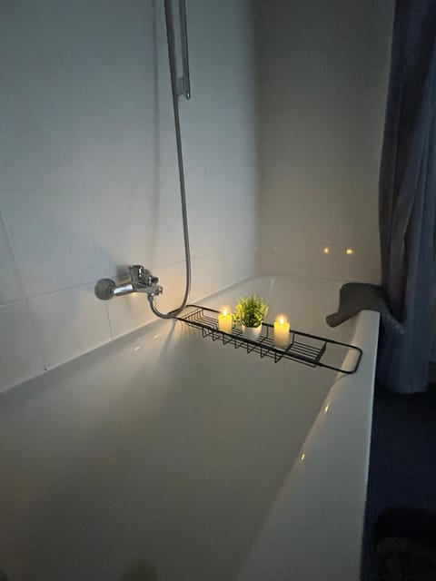 Bathroom, Bath