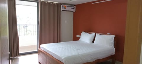 Bed, Photo of the whole room, Bedroom, air conditioner