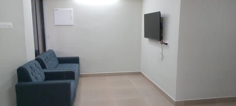 Communal lounge/ TV room, TV and multimedia, Living room, Seating area