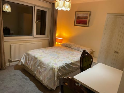 Affordable Relaxing Comfy Double Room in a Shared House Vacation rental in Colchester