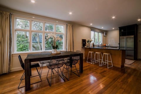 Ultimate Lux Villa in Merivale - Sleeps 16 Villa in Christchurch