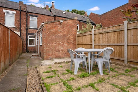 Garden, Dining area