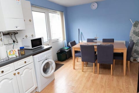 Kitchen or kitchenette, Seating area, Dining area, oven, pet friendly, washing machine, dryer