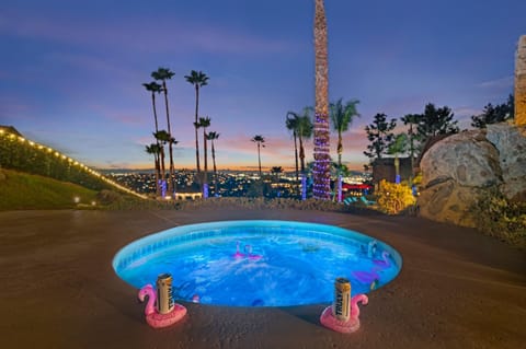 7BR Paradise Palms Pool, Views and Event Ready House in El Cajon