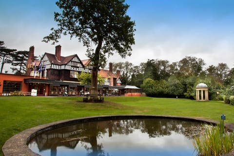 Property building, Facade/entrance, Garden, Sunrise