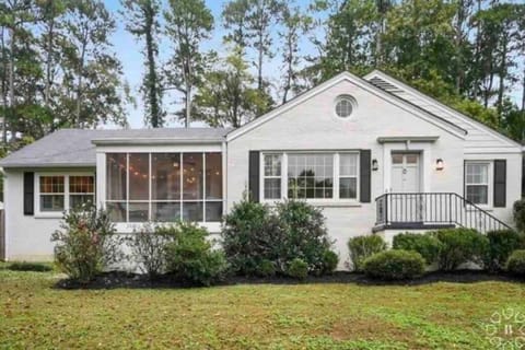 Classy utopian escape near Emory Casa in Decatur