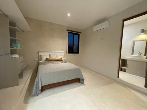 Bed, Photo of the whole room, Bedroom, air conditioner